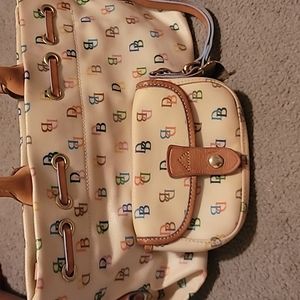 Dooney and Bourke 2 piece set. Purse and wristlet to match